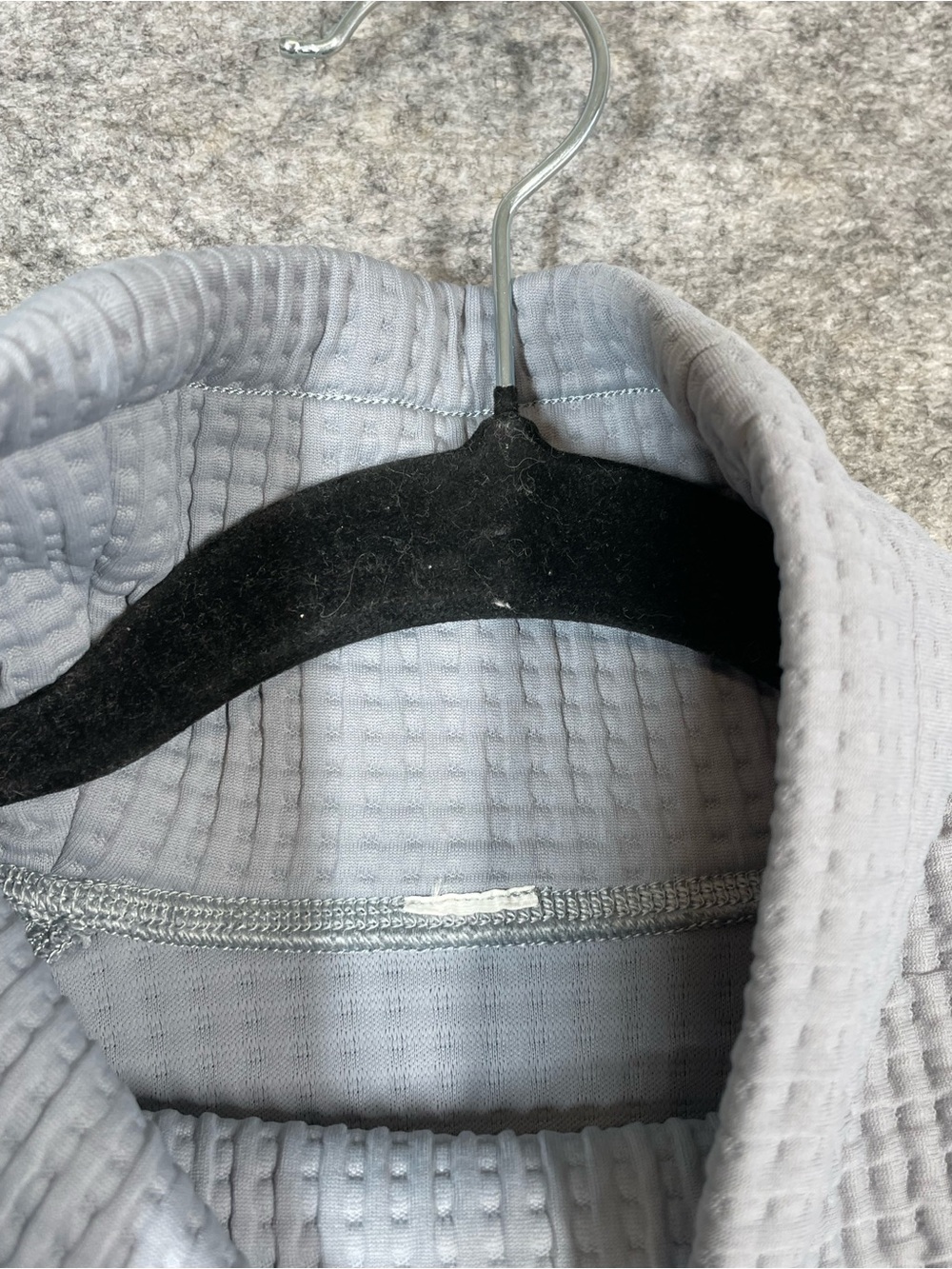 Lululemon Waffleknit Textured Pullover Gray Size 2 Athleisure Minimalist Sweater - Picture 7 of 14